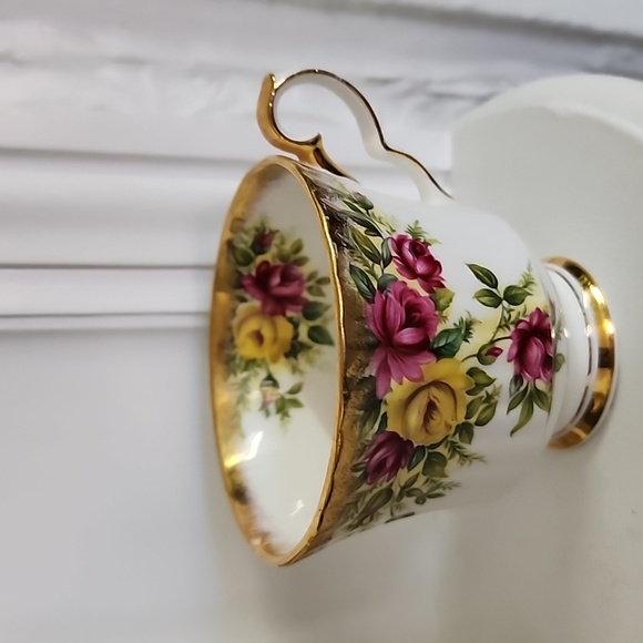 Royal Windsor Teacup and Saucer, excellent vintage condition - Picture 3 of 8